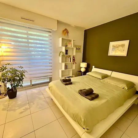 Apartment Grand T2 Lumineux, Avec Vue Et Piscine Toulon